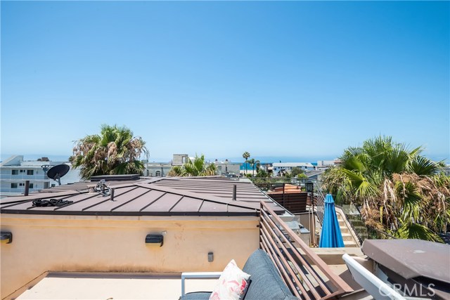 102 8th Street, Hermosa Beach, California 90254, 3 Bedrooms Bedrooms, ,3 BathroomsBathrooms,Residential,Sold,8th,SB20141586