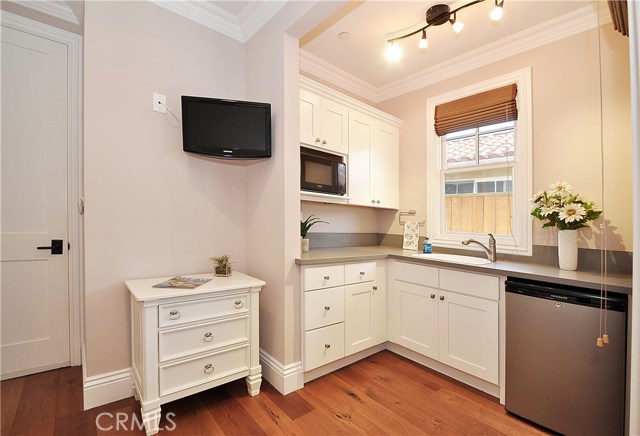 Kitchenette in Guest Quarters