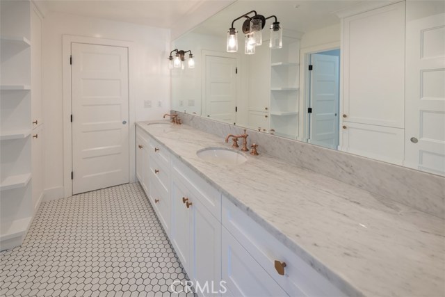 223 Lucia, Redondo Beach, California 90277, 4 Bedrooms Bedrooms, ,3 BathroomsBathrooms,Residential,Sold,Lucia,SB18143397