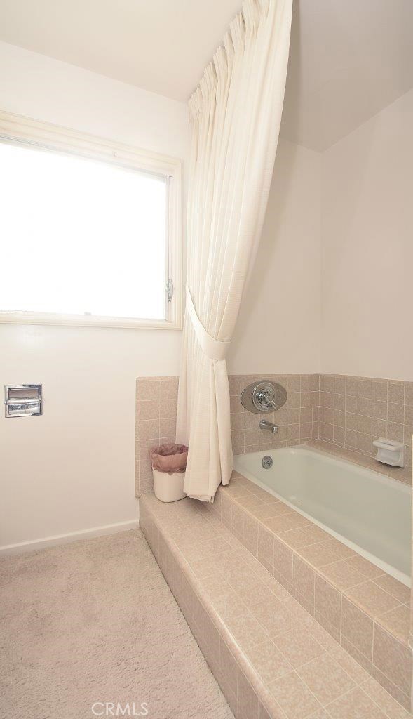 Bath Tub in Master Bathroom