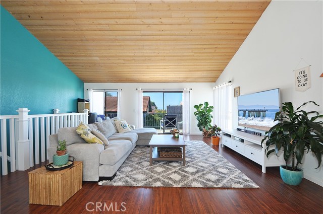 121 Prospect Avenue, Redondo Beach, California 90277, 2 Bedrooms Bedrooms, ,2 BathroomsBathrooms,Residential,Sold,Prospect,SB18229456