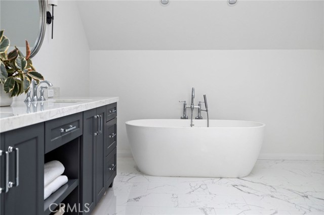 2701 Maple Avenue, Manhattan Beach, California 90266, 4 Bedrooms Bedrooms, ,3 BathroomsBathrooms,Residential,Sold,Maple,SB20115116