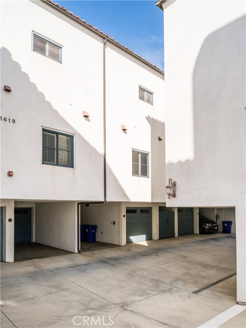 1619 Artesia Boulevard, Manhattan Beach, California 90266, 3 Bedrooms Bedrooms, ,2 BathroomsBathrooms,Residential,Sold,Artesia,SB20029715