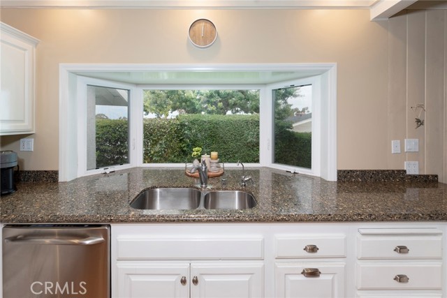 10 Sunnyfield Drive, Rolling Hills Estates, California 90274, 3 Bedrooms Bedrooms, ,2 BathroomsBathrooms,Residential,Sold,Sunnyfield,SB21066576