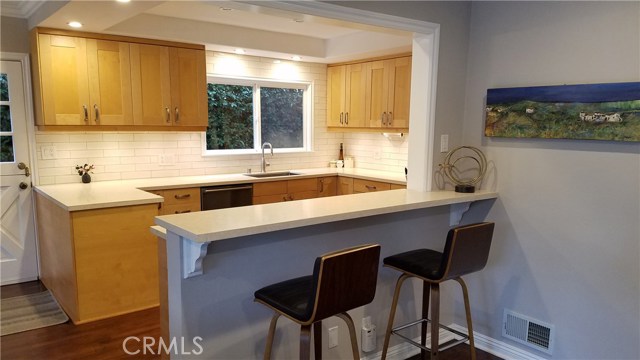 2920 Poinsettia Avenue, Manhattan Beach, California 90266, 3 Bedrooms Bedrooms, ,2 BathroomsBathrooms,Residential,Sold,Poinsettia,SB19012421