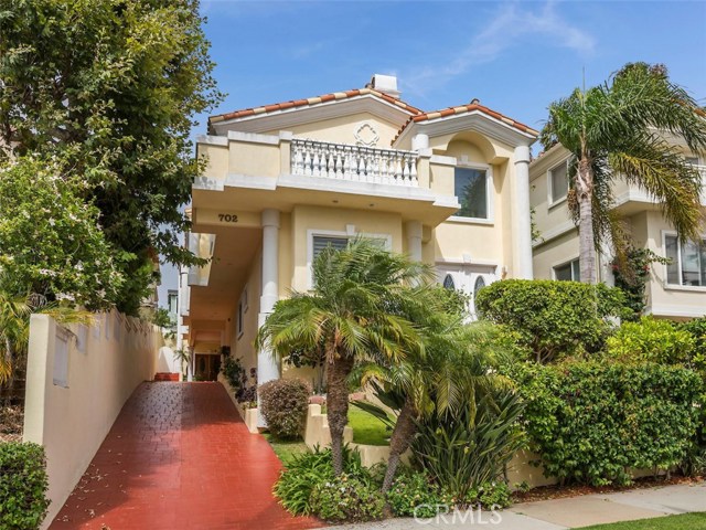 702 Juanita Avenue, Redondo Beach, California 90277, 4 Bedrooms Bedrooms, ,3 BathroomsBathrooms,Residential,Sold,Juanita,PV17180405