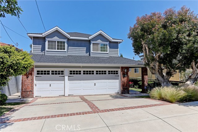 1305 8th Street, Manhattan Beach, California 90266, 6 Bedrooms Bedrooms, ,4 BathroomsBathrooms,Residential,Sold,8th,SB17085465