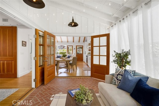 533 5th Street, Manhattan Beach, California 90266, 2 Bedrooms Bedrooms, ,1 BathroomBathrooms,Residential,Sold,5th,SB21107538