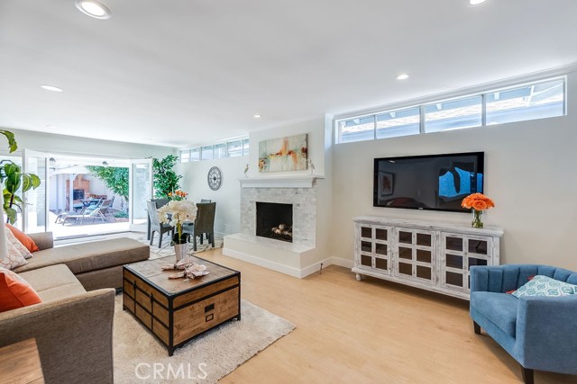 412 Marine Avenue, Manhattan Beach, California 90266, 3 Bedrooms Bedrooms, ,Residential,Sold,Marine,SB21057132
