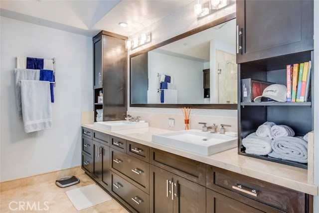 702 Juanita Avenue, Redondo Beach, California 90277, 4 Bedrooms Bedrooms, ,3 BathroomsBathrooms,Residential,Sold,Juanita,PV17180405