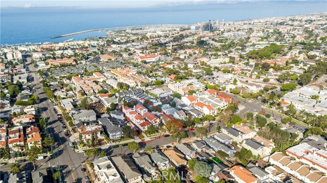 121 Helberta Avenue, Redondo Beach, California 90277, 3 Bedrooms Bedrooms, ,2 BathroomsBathrooms,Residential,Sold,Helberta,SB17233463