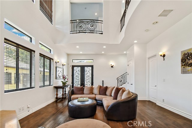 2612 Poinsettia Avenue, Manhattan Beach, California 90266, 5 Bedrooms Bedrooms, ,5 BathroomsBathrooms,Residential,Sold,Poinsettia,SB20134895