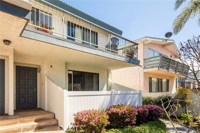 Quiet, rear, end unit in South Redondo