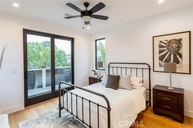 2400 John Street, Manhattan Beach, California 90266, 5 Bedrooms Bedrooms, ,2 BathroomsBathrooms,Residential,Sold,John,SB19208383