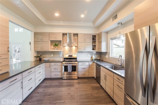 2121 Plant Avenue, Redondo Beach, California 90278, 4 Bedrooms Bedrooms, ,1 BathroomBathrooms,Residential,Sold,Plant,SB21007789