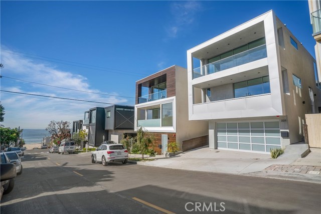 221 1st Street, Manhattan Beach, California 90266, 3 Bedrooms Bedrooms, ,3 BathroomsBathrooms,Residential,Sold,1st,SB19034815