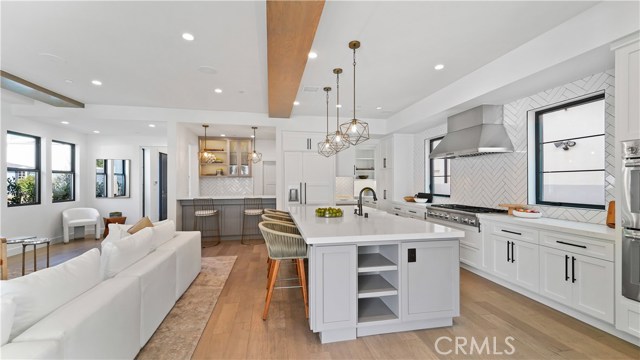 1712 Meadows Avenue, Manhattan Beach, California 90266, 5 Bedrooms Bedrooms, ,2 BathroomsBathrooms,Residential,Sold,Meadows,SB20199095