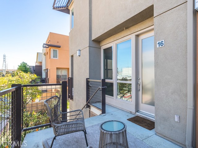 2 Bed Home for Sale in Hawthorne, California