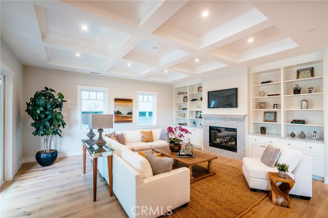 1457 18th Street, Manhattan Beach, California 90266, 5 Bedrooms Bedrooms, ,2 BathroomsBathrooms,Residential,Sold,18th,SB17091633