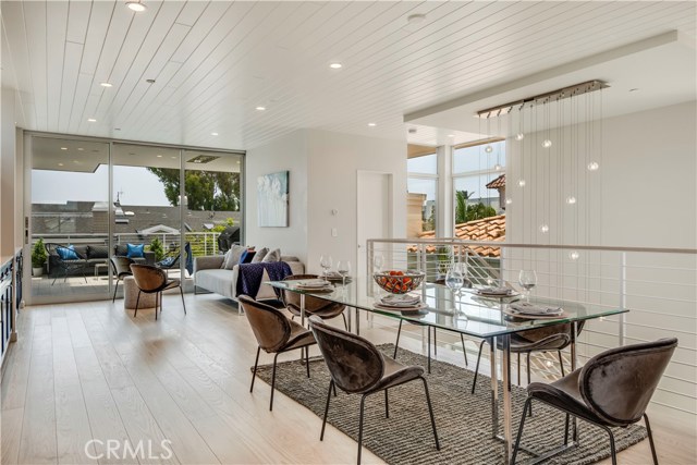 409 3rd Street, Manhattan Beach, California 90266, 5 Bedrooms Bedrooms, ,2 BathroomsBathrooms,Residential,Sold,3rd,SB19219164