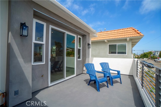 Family Room Balcony with Gas Barbeque connection.