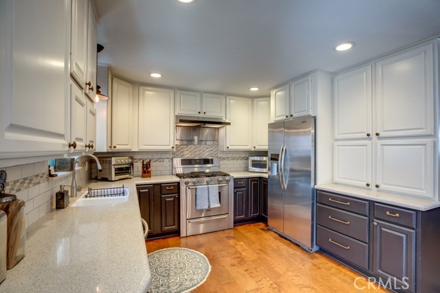 904 Knob Hill Avenue, Redondo Beach, California 90277, 4 Bedrooms Bedrooms, ,2 BathroomsBathrooms,Residential,Sold,Knob Hill,SB20157214