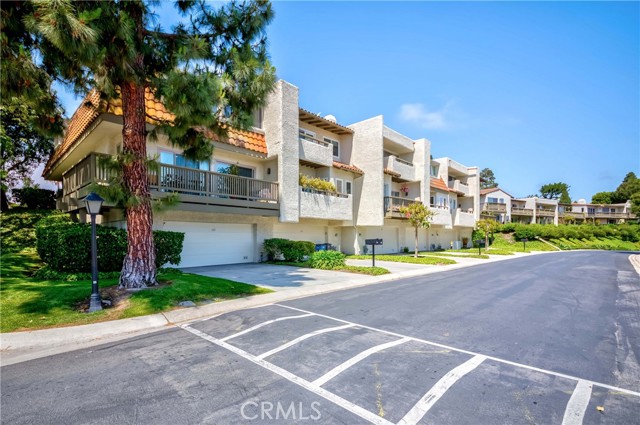 Corner unit/easy access to private garage and entry