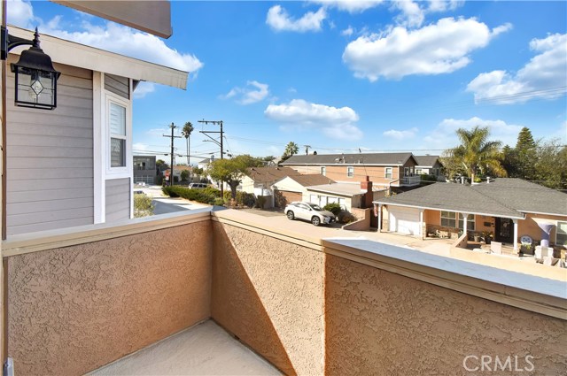 1128 20th Place, Hermosa Beach, California 90254, 3 Bedrooms Bedrooms, ,2 BathroomsBathrooms,Residential,Sold,20th,SB20231384