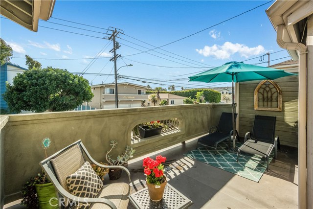 2231 Mathews Avenue, Redondo Beach, California 90278, 3 Bedrooms Bedrooms, ,2 BathroomsBathrooms,Residential,Sold,Mathews,PV21018337