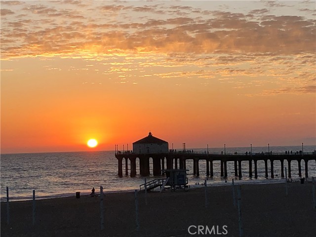 2322 Laurel Bluff Drive, Manhattan Beach, California 90266, 4 Bedrooms Bedrooms, ,3 BathroomsBathrooms,Residential,Sold,Laurel Bluff,SB21167191