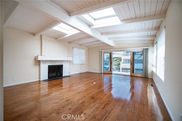 531 13th Street, Manhattan Beach, California 90266, 4 Bedrooms Bedrooms, ,2 BathroomsBathrooms,Residential,Sold,13th,SB20116052