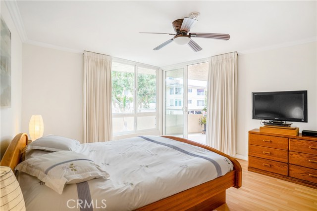 428 Esplanade, Redondo Beach, California 90277, 3 Bedrooms Bedrooms, ,2 BathroomsBathrooms,Residential,Sold,Esplanade,SB18127217