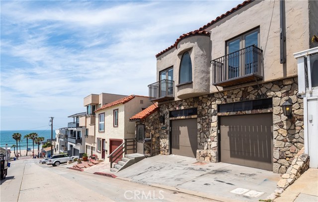 205 40th Street, Manhattan Beach, California 90266, 2 Bedrooms Bedrooms, ,1 BathroomBathrooms,Residential,Sold,40th,SB20076163
