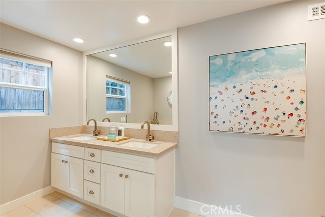 3528 Maple Avenue, Manhattan Beach, California 90266, 3 Bedrooms Bedrooms, ,2 BathroomsBathrooms,Residential,Sold,Maple,SB20187420