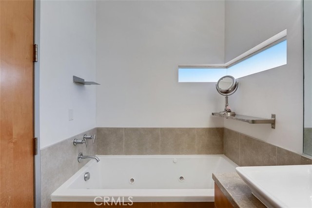 200 38th Street, Manhattan Beach, California 90266, 3 Bedrooms Bedrooms, ,4 BathroomsBathrooms,Residential,Sold,38th,PW21027936