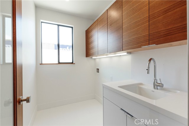 521 Gertruda, Redondo Beach, California 90277, 3 Bedrooms Bedrooms, ,4 BathroomsBathrooms,Residential,Sold,Gertruda,PV17183472