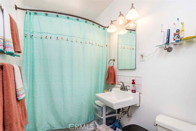 1907 Plant Avenue, Redondo Beach, California 90278, 4 Bedrooms Bedrooms, ,2 BathroomsBathrooms,Residential,Sold,Plant,SB18126119