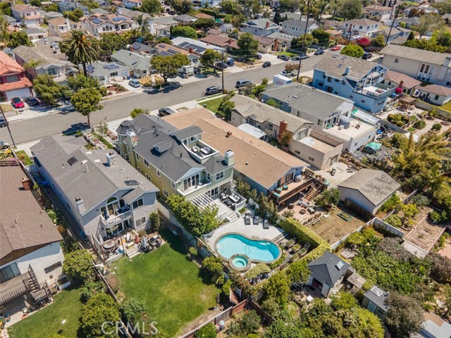 1038 Avenue D, Redondo Beach, California 90277, 5 Bedrooms Bedrooms, ,4 BathroomsBathrooms,Residential,Sold,Avenue D,PV21115047