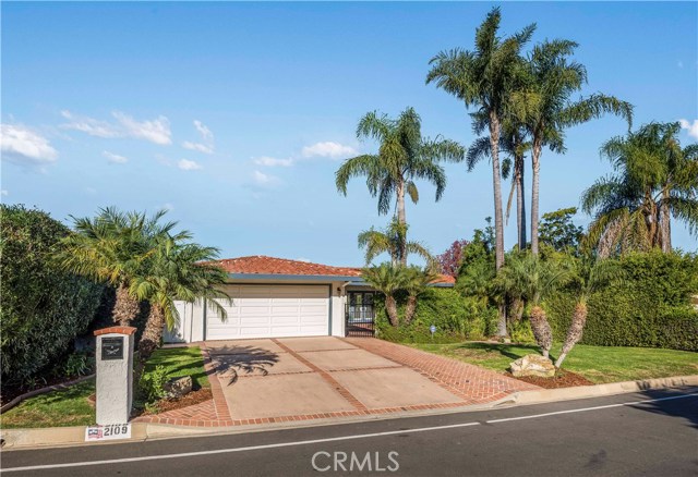 2109 Via Estudillo, Palos Verdes Estates, California 90274, 4 Bedrooms Bedrooms, ,3 BathroomsBathrooms,Residential,Sold,Via Estudillo,SB17272913