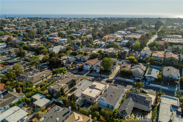 3208 Pacific Avenue, Manhattan Beach, California 90266, 4 Bedrooms Bedrooms, ,3 BathroomsBathrooms,Residential,Sold,Pacific,SB18253050