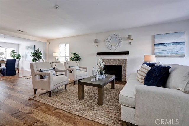 Lovely fireplace for cool evenings!