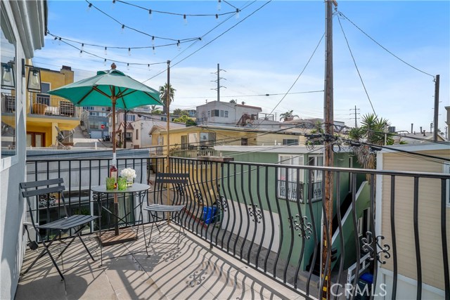 213 Seaview Street, Manhattan Beach, California 90266, 4 Bedrooms Bedrooms, ,3 BathroomsBathrooms,Residential,Sold,Seaview,SB19227675