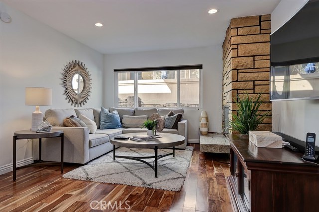 811 Spencer Street, Redondo Beach, California 90277, 4 Bedrooms Bedrooms, ,2 BathroomsBathrooms,Residential,Sold,Spencer,SB19017533