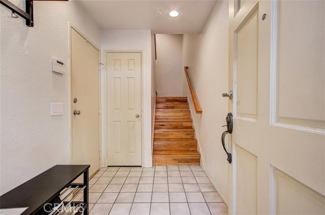 3 Bed Home for Sale in Hawthorne, California