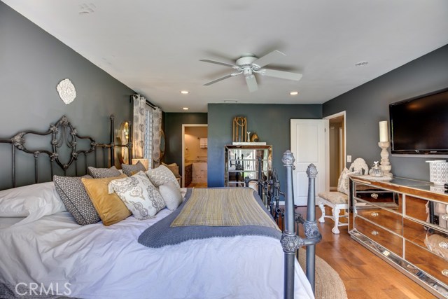 904 Knob Hill Avenue, Redondo Beach, California 90277, 4 Bedrooms Bedrooms, ,2 BathroomsBathrooms,Residential,Sold,Knob Hill,SB20157214