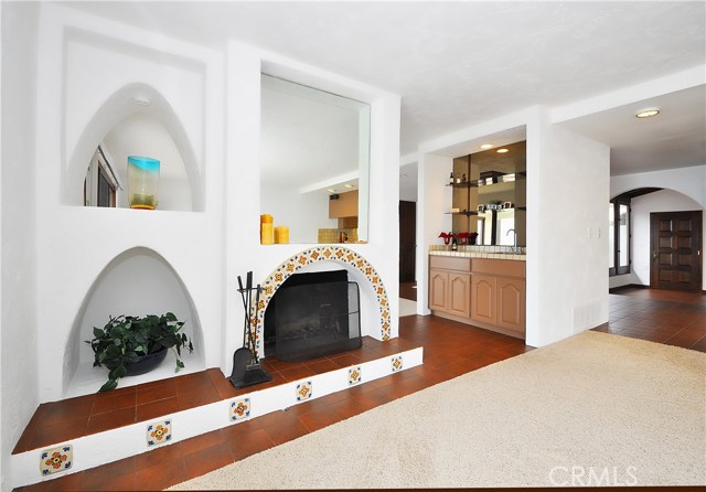 Fireplace & Wet Bar