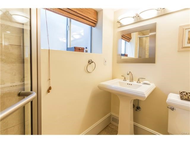 712 Poinsettia Avenue, Manhattan Beach, California 90266, 4 Bedrooms Bedrooms, ,2 BathroomsBathrooms,Residential,Sold,Poinsettia,SB17073173
