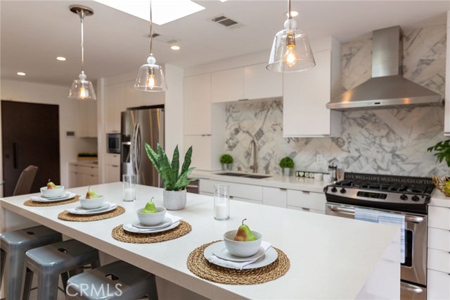 2219 Graham Avenue, Redondo Beach, California 90278, 3 Bedrooms Bedrooms, ,1 BathroomBathrooms,Residential,Sold,Graham,SB19216954