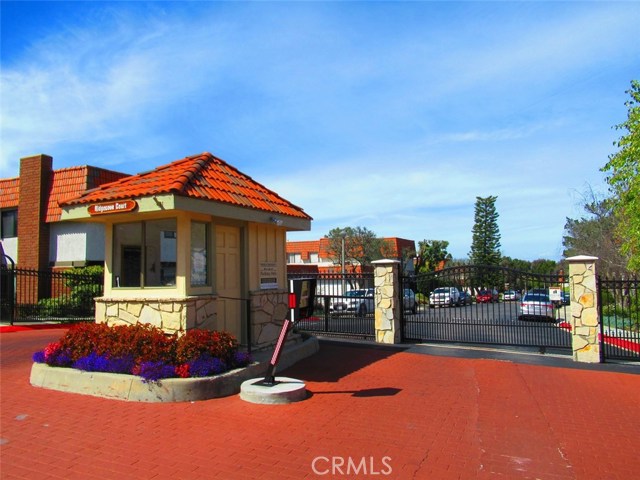 FRONT GATE TO N. RIDGECOVE COURT