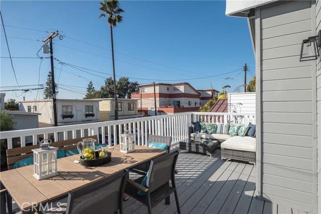 508 Gentry Street, Hermosa Beach, California 90254, 3 Bedrooms Bedrooms, ,3 BathroomsBathrooms,Residential,Sold,Gentry,SB21048133